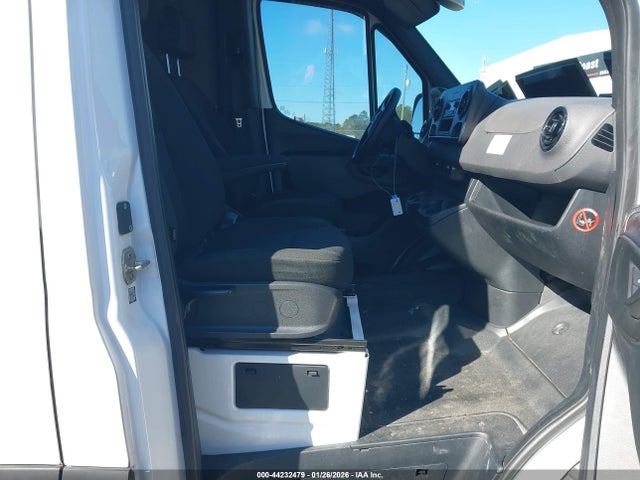 WD4PF1CD3KT002205 Mercedes-Benz Sprinter 2500 High Roof V6