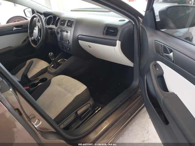 3VW1K7AJ9FM426495 Volkswagen Jetta 2.0l S