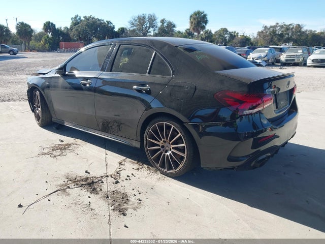 2021 MERCEDES-BENZ AMG A 35 W1K3G5BB2MJ296827 Photo 2
