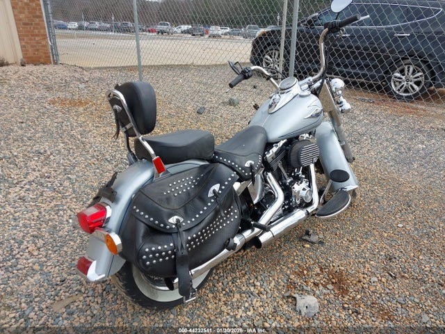 2011 HARLEY-DAVIDSON FLSTC 1HD1BW514BB023063 Photo 3