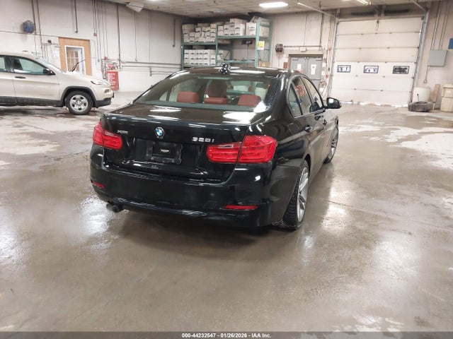 44232547 :رقم المزاد ، WBA3B5C52EP652142 vin ، 2014 Bmw 328i Xdrive مزاد بيع