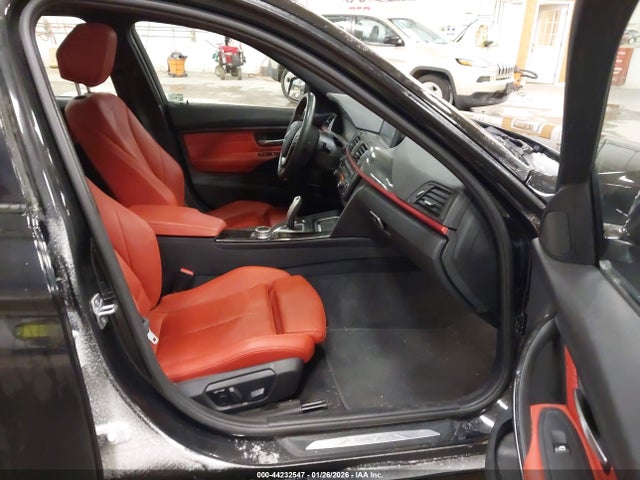 44232547 :رقم المزاد ، WBA3B5C52EP652142 vin ، 2014 Bmw 328i Xdrive مزاد بيع