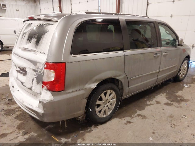 2015 Chrysler Town & Country Touring მანქანა იყიდება აუქციონზე, vin: 2C4RC1BG7FR544637, აუქციონის ნომერი: 44232572