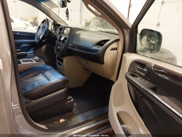 2015 Chrysler Town & Country Touring მანქანა იყიდება აუქციონზე, vin: 2C4RC1BG7FR544637, აუქციონის ნომერი: 44232572