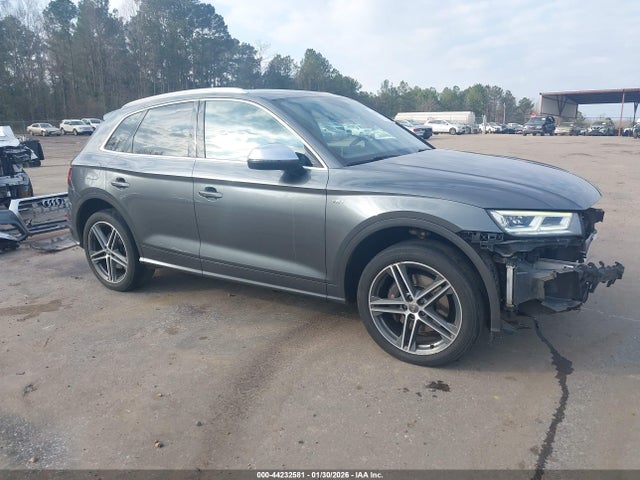 2018 AUDI SQ5 WA1A4AFY6J2055239 Photo 0