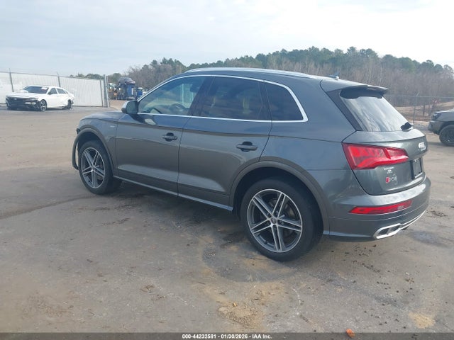 2018 AUDI SQ5 WA1A4AFY6J2055239 Photo 2