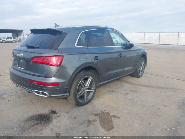 2018 AUDI SQ5 WA1A4AFY6J2055239 Photo 3