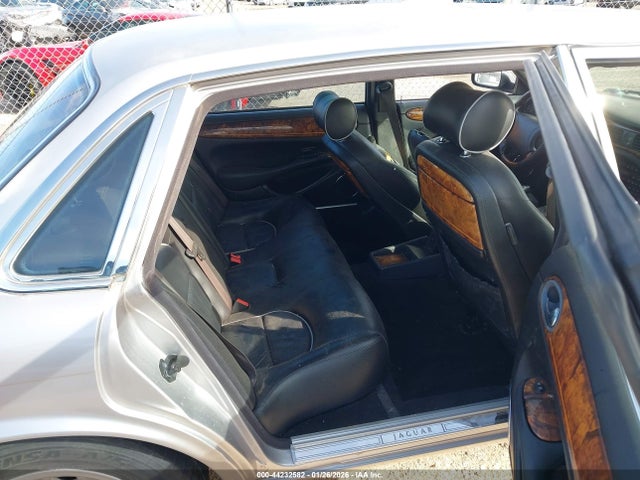 2000 JAGUAR XJ8 SAJFA24C3YLF01860 Photo 7