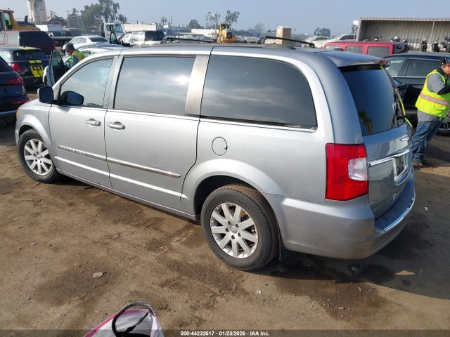 2014 CHRYSLER TOWN & COUNTRY 2C4RC1BG6ER447539 Photo 2