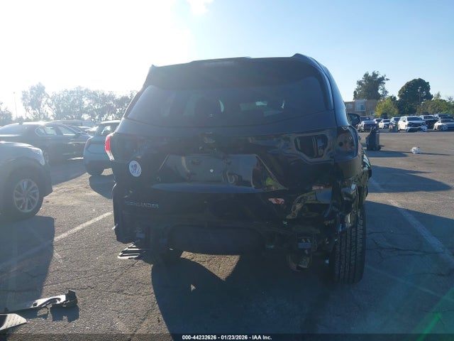 5TDZZRFH0KS335497 Toyota Highlander Le