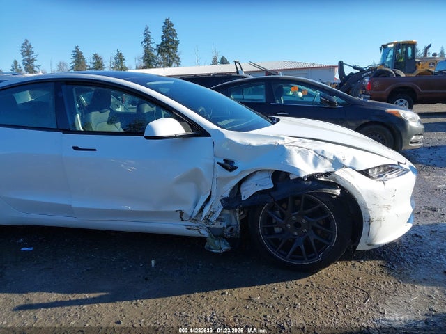 2025 TESLA MODEL 3 5YJ3E1EA5SF899058 Photo 5