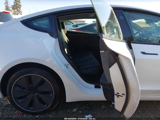 2025 TESLA MODEL 3 5YJ3E1EA5SF899058 Photo 7