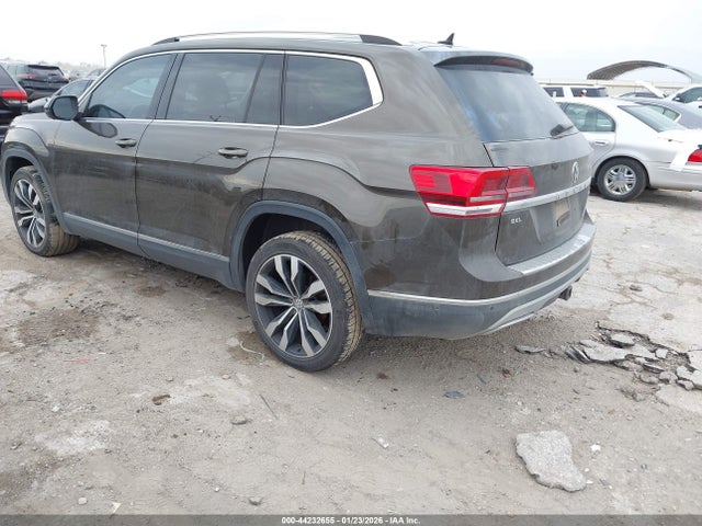 2019 VOLKSWAGEN ATLAS 1V2NR2CA6KC596596 Photo 2