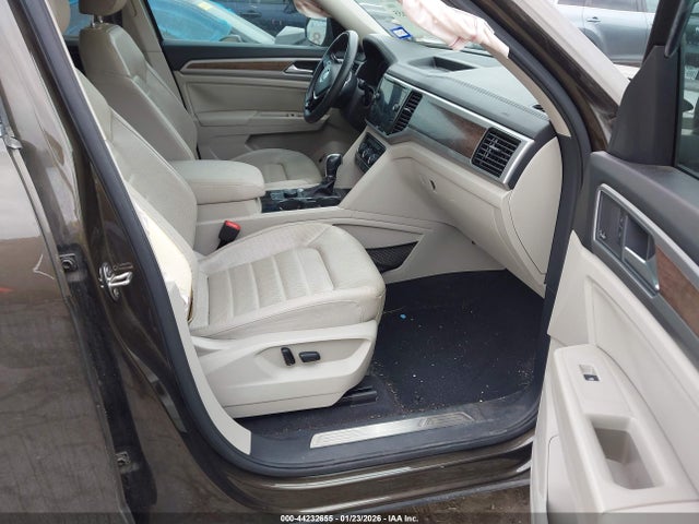 2019 VOLKSWAGEN ATLAS 1V2NR2CA6KC596596 Photo 4