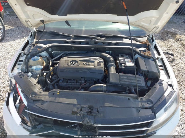 3VWD17AJ2FM352417 Volkswagen Jetta 1.8t Se