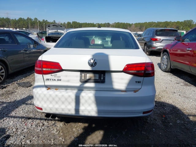 3VWD17AJ2FM352417 Volkswagen Jetta 1.8t Se