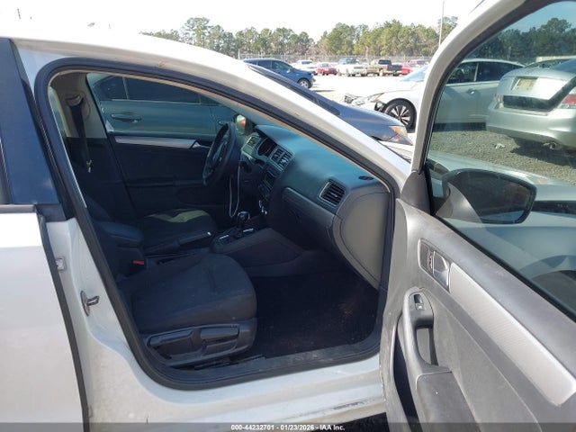3VWD17AJ2FM352417 Volkswagen Jetta 1.8t Se