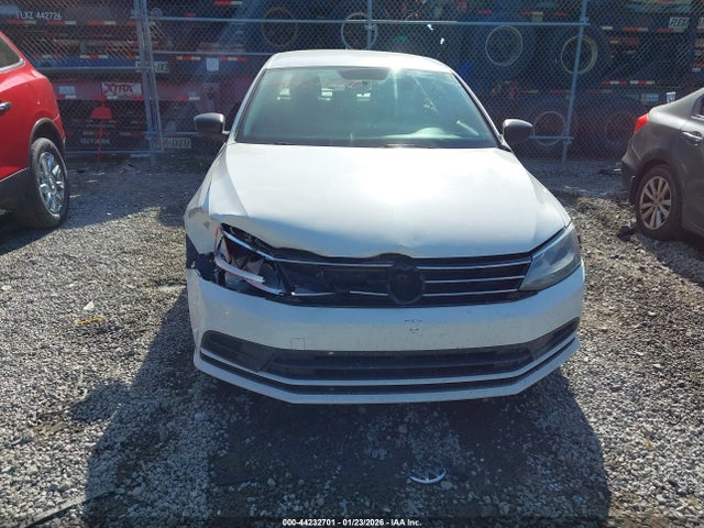 3VWD17AJ2FM352417 Volkswagen Jetta 1.8t Se