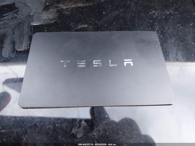 44232716 :رقم المزاد ، 5YJ3E1EB7LF735613 vin ، 2020 Tesla Model 3 Long Range Dual Motor All-wheel Drive مزاد بيع