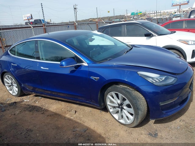 44232716 :رقم المزاد ، 5YJ3E1EB7LF735613 vin ، 2020 Tesla Model 3 Long Range Dual Motor All-wheel Drive مزاد بيع