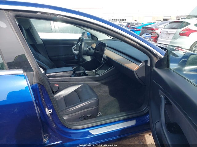 44232716 :رقم المزاد ، 5YJ3E1EB7LF735613 vin ، 2020 Tesla Model 3 Long Range Dual Motor All-wheel Drive مزاد بيع