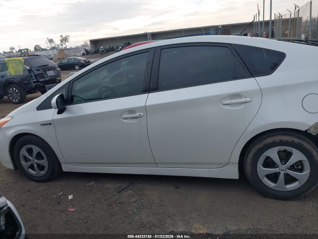 Toyota Prius Three 2015 JTDKN3DU8F0400079 Image 15