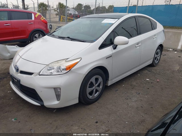 Toyota Prius Three 2015 JTDKN3DU8F0400079 Image 2
