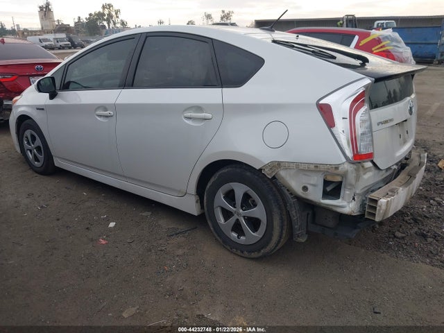 Toyota Prius Three 2015 JTDKN3DU8F0400079 Image 3