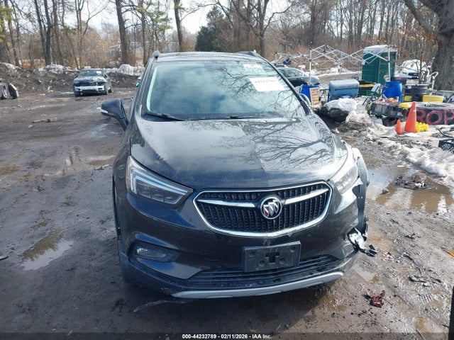 44232789 :رقم المزاد ، KL4CJGSB8JB582012 vin ، 2018 Buick Encore Essence مزاد بيع
