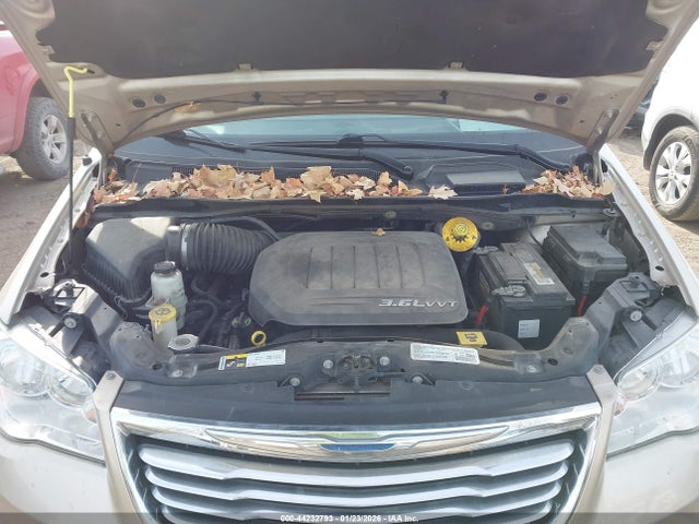 Продаж на аукціоні авто 2014 Chrysler Town & Country Touring-l 30th Anniversary, vin: 2C4RC1CG2ER297959, номер лоту: 44232793