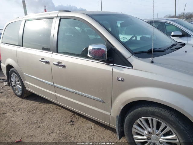Продаж на аукціоні авто 2014 Chrysler Town & Country Touring-l 30th Anniversary, vin: 2C4RC1CG2ER297959, номер лоту: 44232793