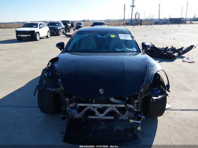 WP0AA2A79JL110392 Porsche PANAMERA 4
