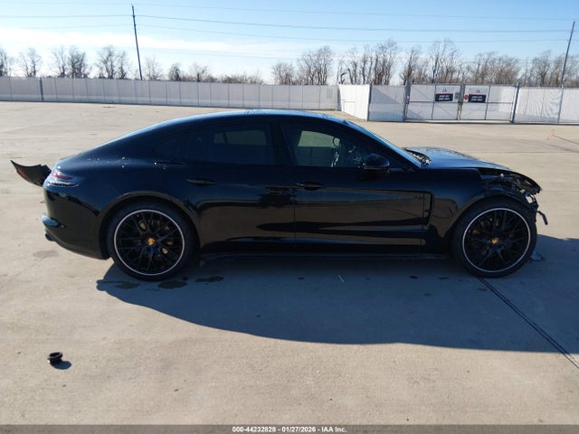 WP0AA2A79JL110392 Porsche PANAMERA 4