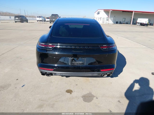 WP0AA2A79JL110392 Porsche PANAMERA 4
