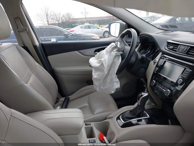 2020 NISSAN ROGUE SPORT JN1BJ1CWXLW648056 Photo 4