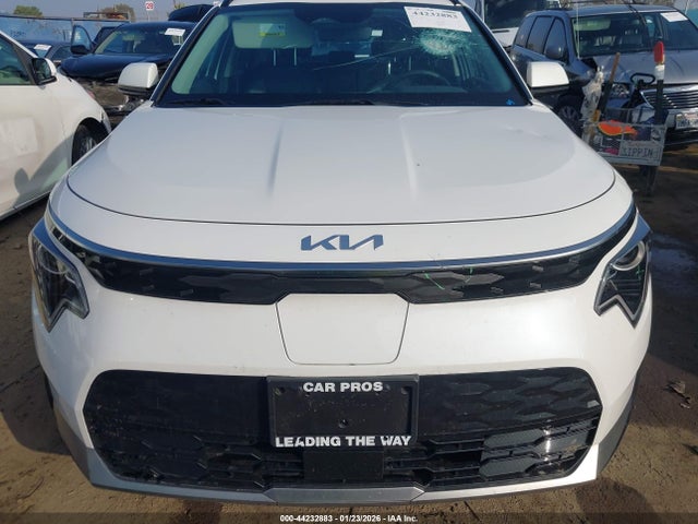 Продажа на аукционе авто 2025 Kia Niro Ev Wind, vin: KNDCR3L12S5141618, номер лота: 44232883