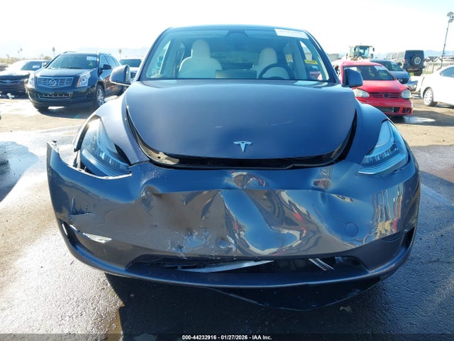2023 Tesla Model Y Awd/long Range Dual Motor All-wheel Drive მანქანა იყიდება აუქციონზე, vin: 7SAYGDEE5PA088453, აუქციონის ნომერი: 44232916