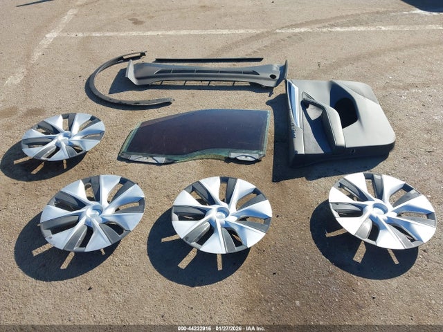 2023 Tesla Model Y Awd/long Range Dual Motor All-wheel Drive მანქანა იყიდება აუქციონზე, vin: 7SAYGDEE5PA088453, აუქციონის ნომერი: 44232916