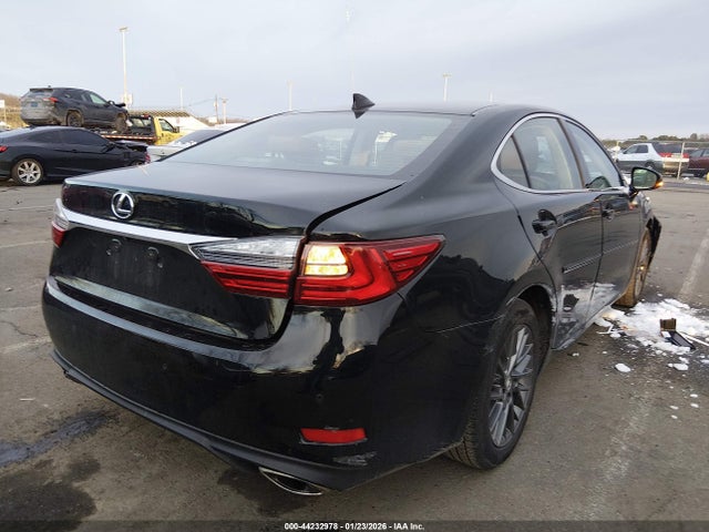 44232978 :رقم المزاد ، 58ABK1GG5JU112898 vin ، 2018 Lexus Es 350 مزاد بيع