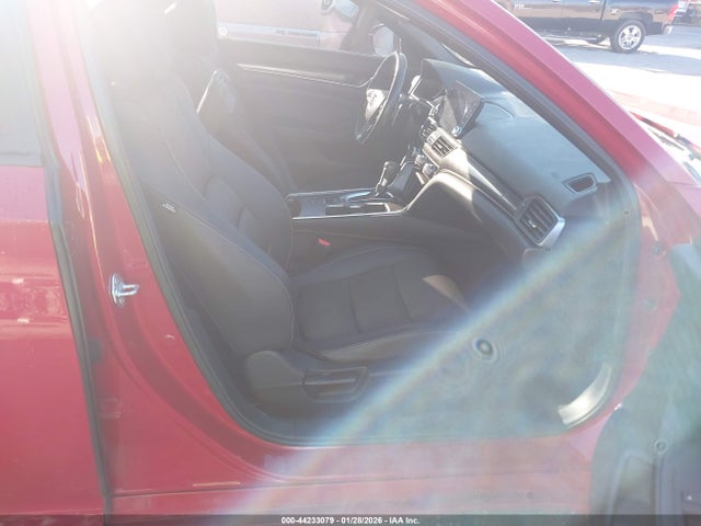 44233079 :رقم المزاد ، 1HGCV1F38MA082048 vin ، 2021 Honda Accord Sport مزاد بيع