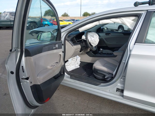 5NPE24AFXJH669620 Hyundai SONATA SE