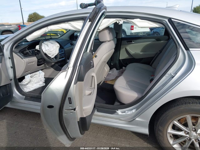 5NPE24AFXJH669620 Hyundai SONATA SE