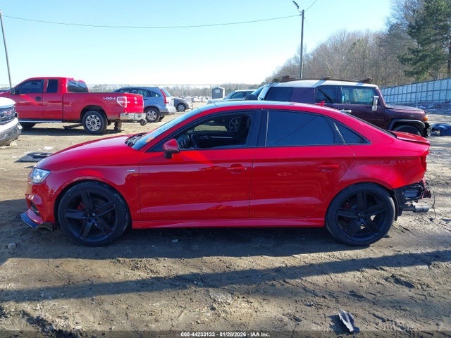 44233133 :رقم المزاد ، WAUGUGFF9J1031263 vin ، 2018 Audi A3 2.0t Premium/2.0t Tech Premium مزاد بيع