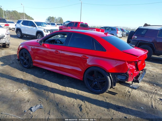 44233133 :رقم المزاد ، WAUGUGFF9J1031263 vin ، 2018 Audi A3 2.0t Premium/2.0t Tech Premium مزاد بيع