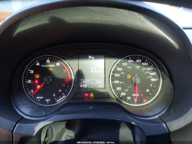 44233133 :رقم المزاد ، WAUGUGFF9J1031263 vin ، 2018 Audi A3 2.0t Premium/2.0t Tech Premium مزاد بيع