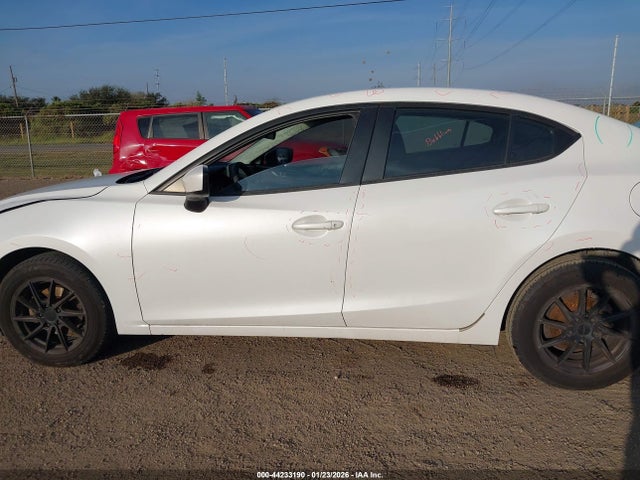 Продаж на аукціоні авто 2015 Mazda Mazda3 I Sport, vin: 3MZBM1U76FM232826, номер лоту: 44233190