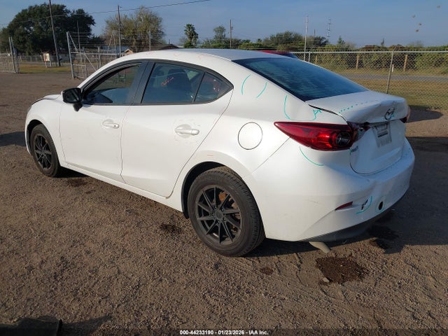 Продаж на аукціоні авто 2015 Mazda Mazda3 I Sport, vin: 3MZBM1U76FM232826, номер лоту: 44233190