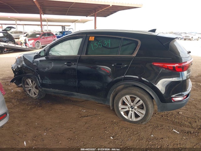 KNDPMCAC9H7271588 KIA Sportage Lx