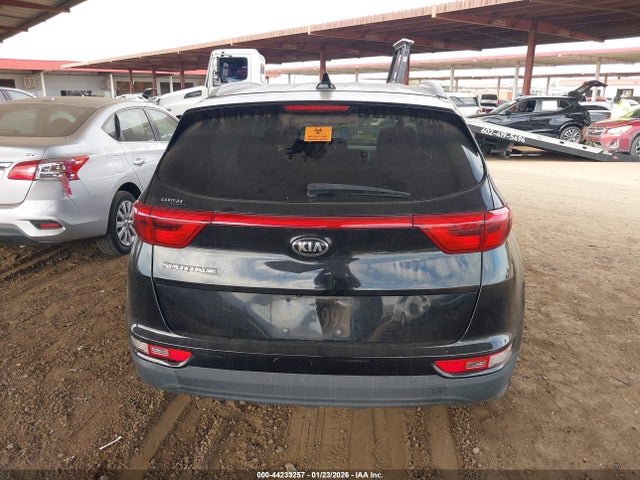 KNDPMCAC9H7271588 KIA Sportage Lx
