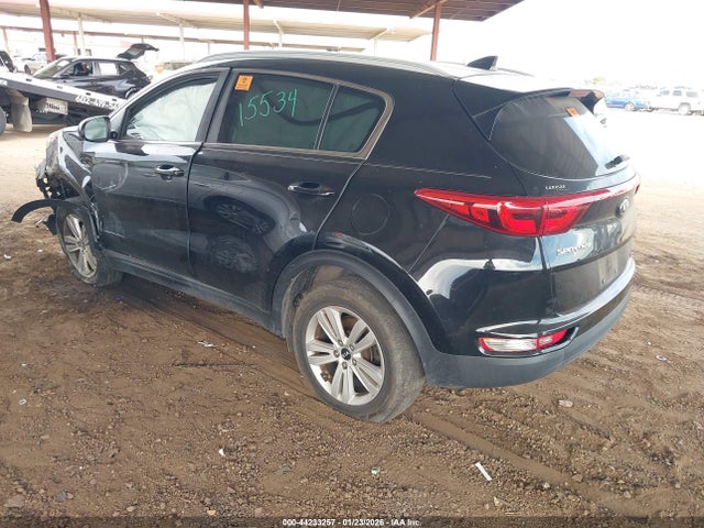 KNDPMCAC9H7271588 KIA Sportage Lx
